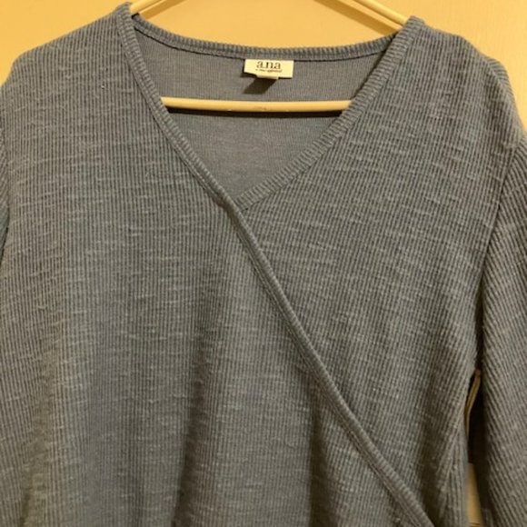 Soft and Comfy Suplice Blue Top - NWT - Picture 2 of 6
